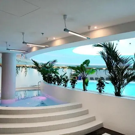 Appartamento Hanza Tower Skylux Jacuzzi Sauna Pool