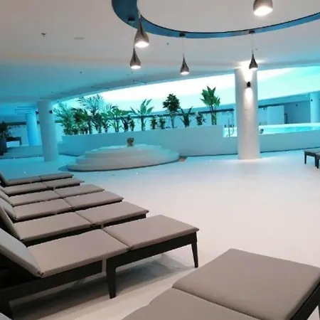 Appartamento Hanza Tower Skylux Jacuzzi Sauna Pool *
